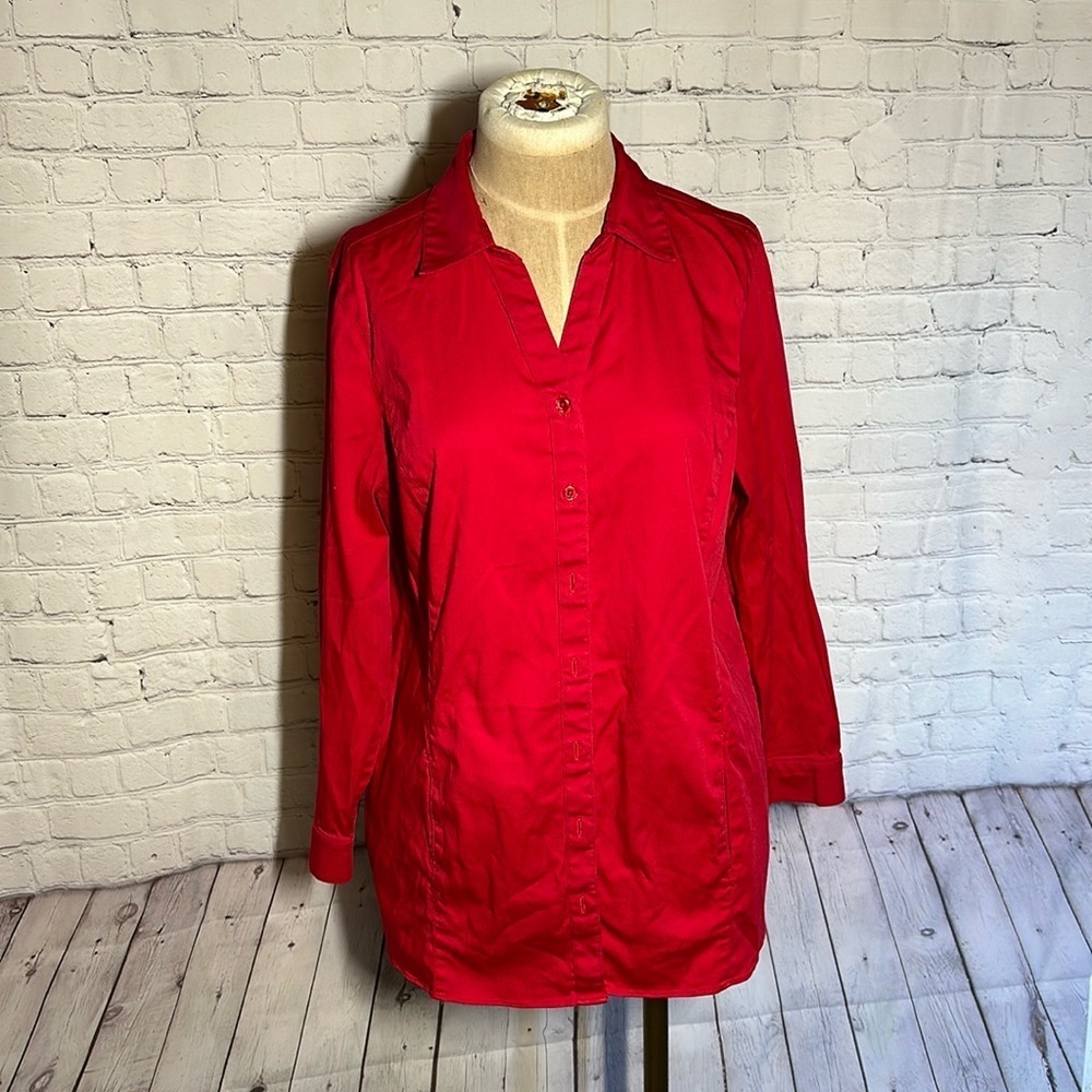 Chicos Red button up top with pockets size 1